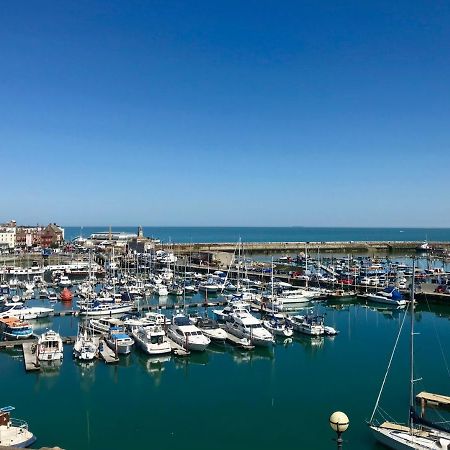 Marina Retreat - Stunning 4 Bedroom, 3 Bathroom House With Harbour Views! Ramsgate Eksteriør billede