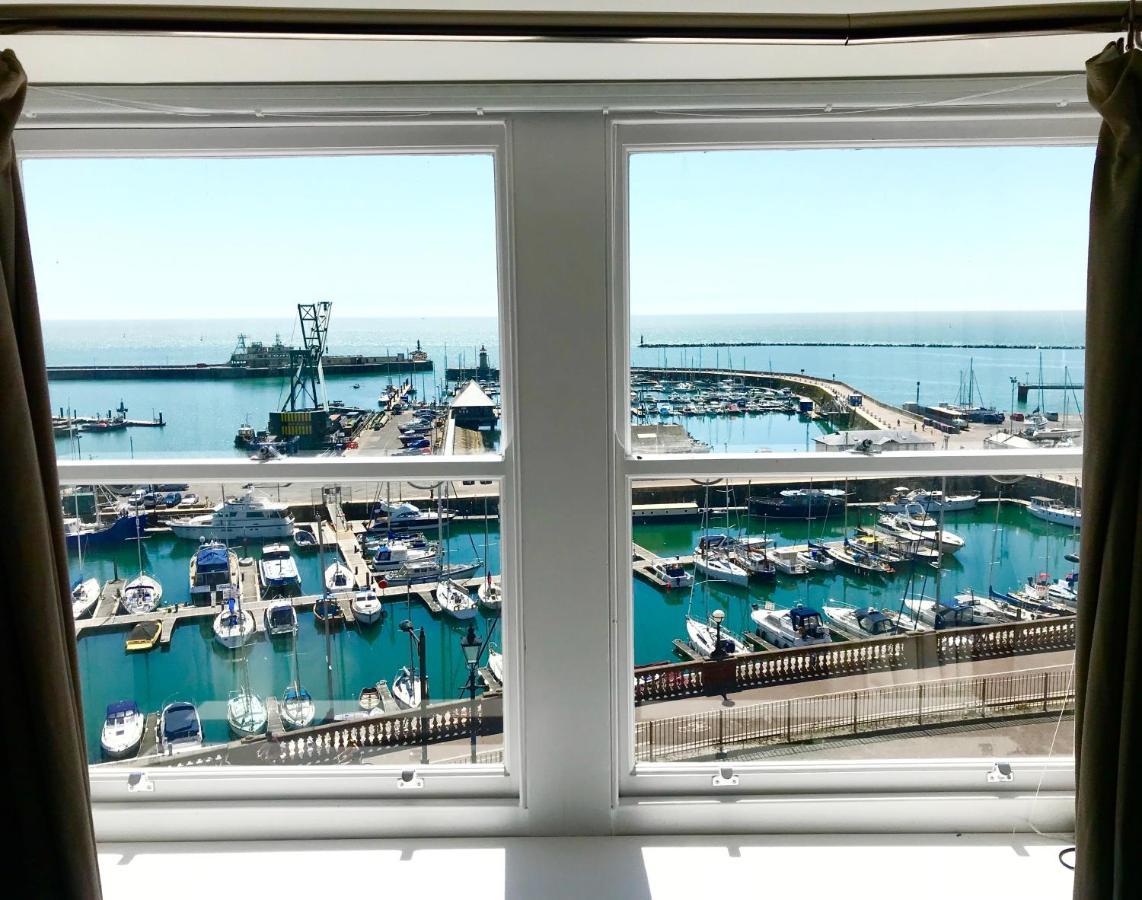 Marina Retreat - Stunning 4 Bedroom, 3 Bathroom House With Harbour Views! Ramsgate Eksteriør billede