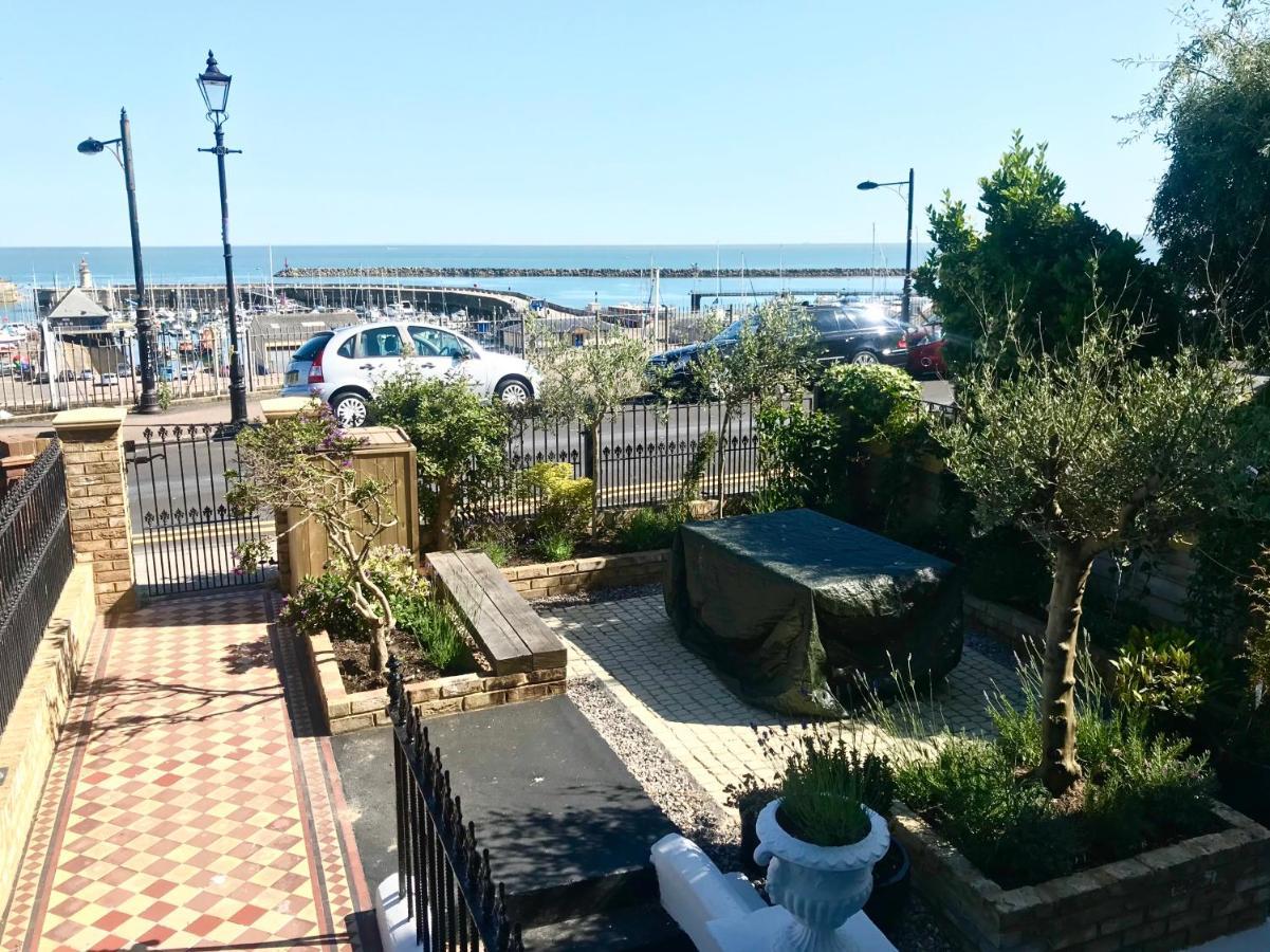 Marina Retreat - Stunning 4 Bedroom, 3 Bathroom House With Harbour Views! Ramsgate Eksteriør billede